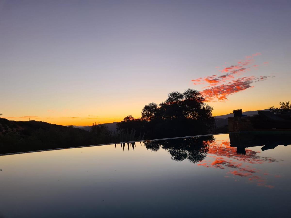 Cortijo La Haza Acomodação com café da manhã Iznájar Exterior foto