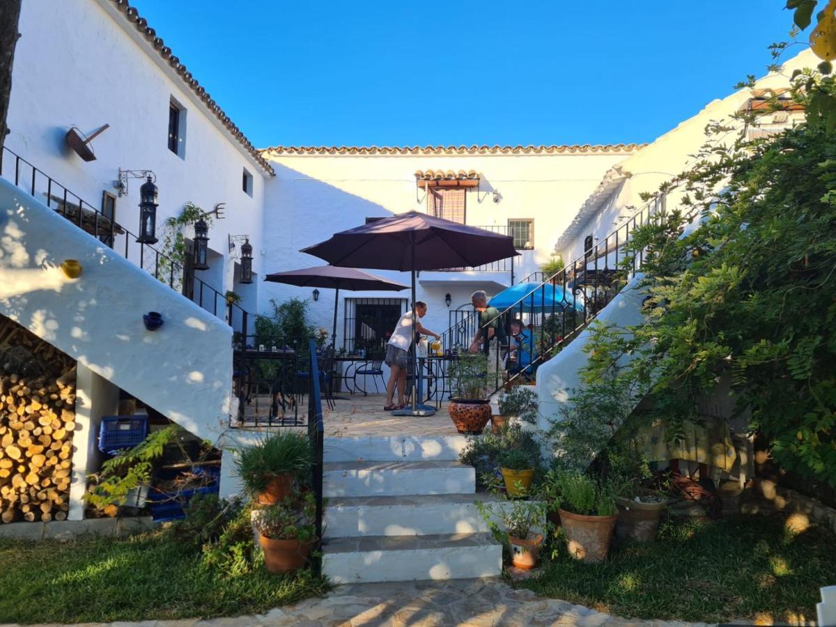 Cortijo La Haza Acomodação com café da manhã Iznájar Exterior foto